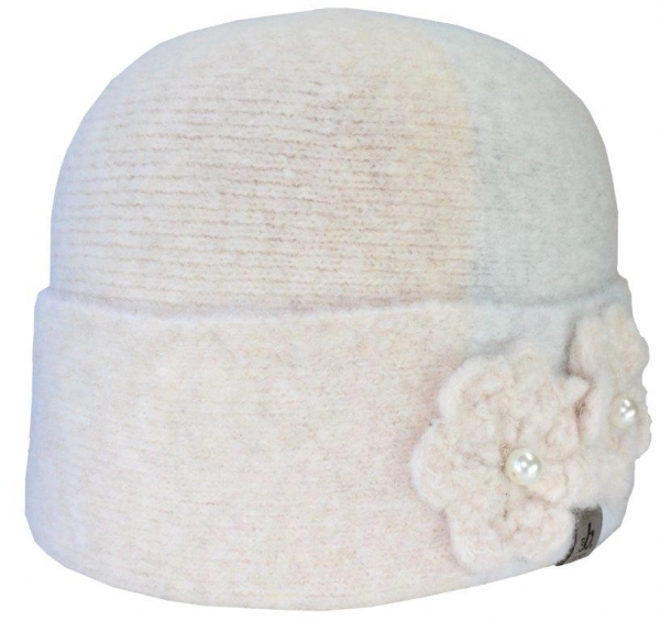 Strickmütze mit Applikation